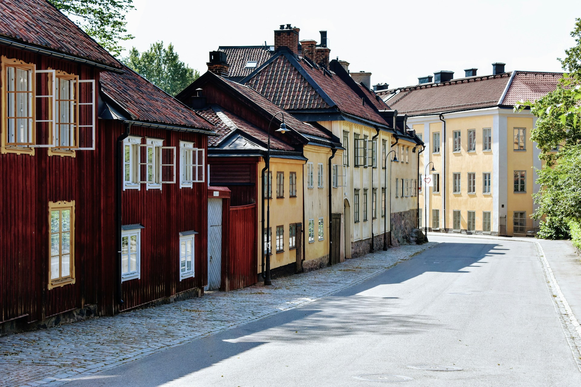 blurry houses